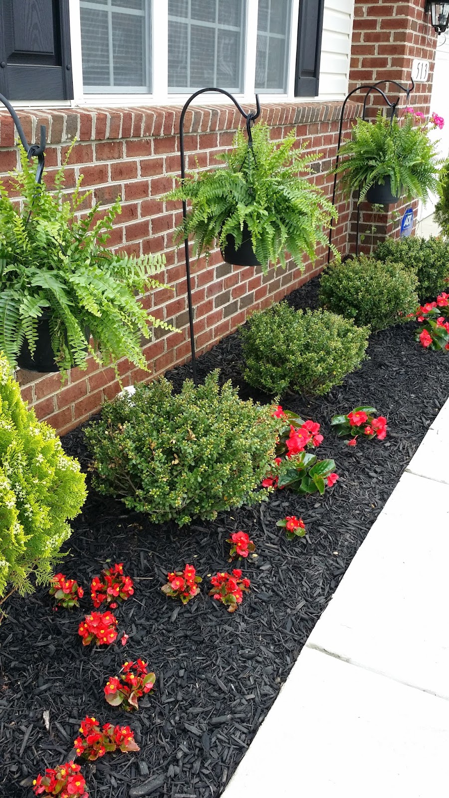32 Red Mulch Landscape Ideas Garden Design