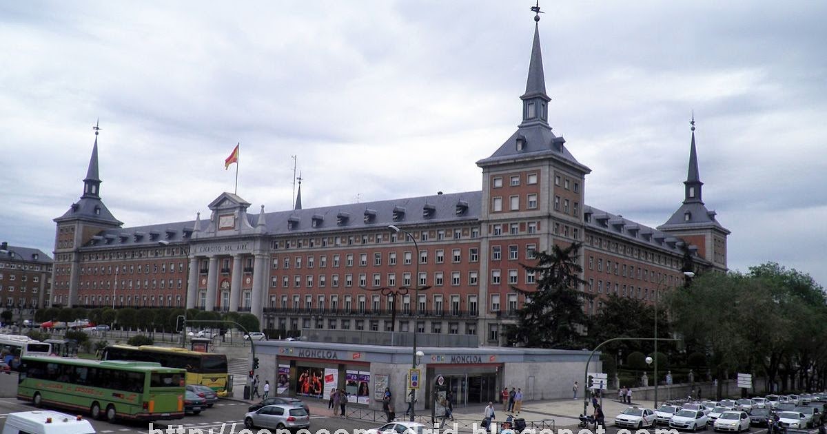 Conocer Madrid Edificios en Moncloa