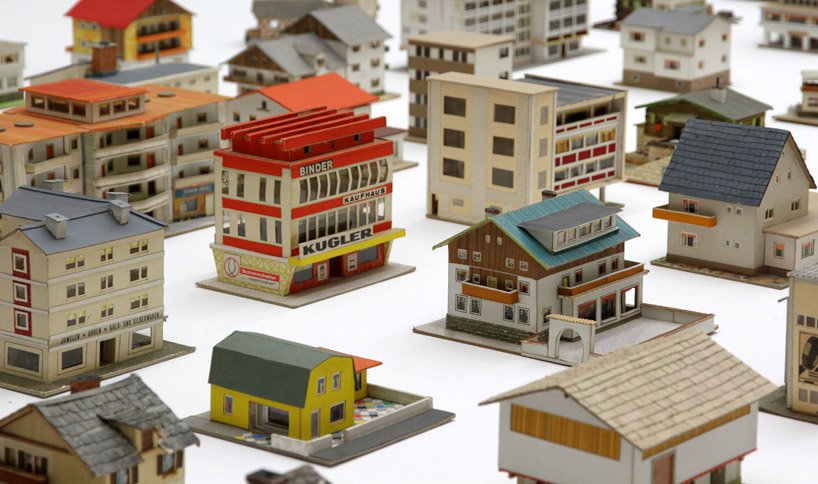 387 Model Rumah Miniature Yang Dijumpai Dalam Plastik Sampah
