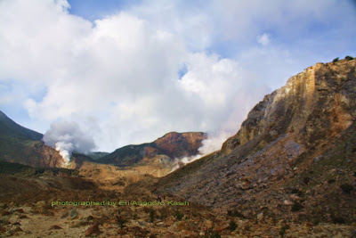 View arah kawah dari rute pendakian. View arah kawah dari rute pendakian.