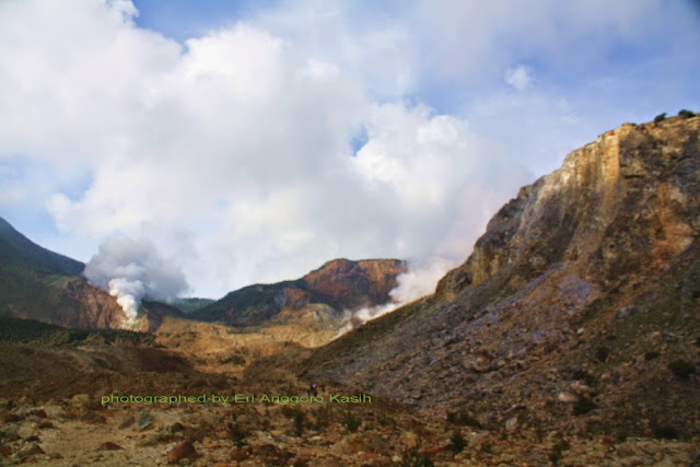 View arah kawah dari rute pendakian. View arah kawah dari rute pendakian.