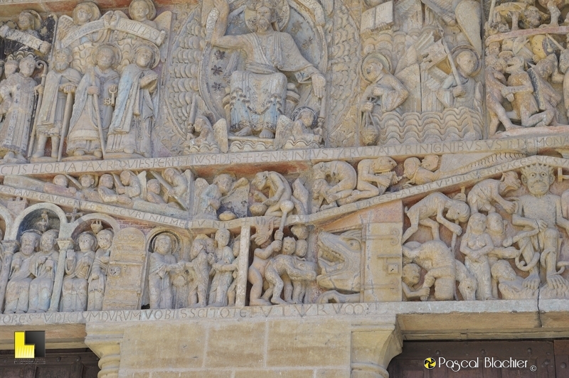 l'enfer du tympan de l'abbatiale de conques photo Pascal Blachier