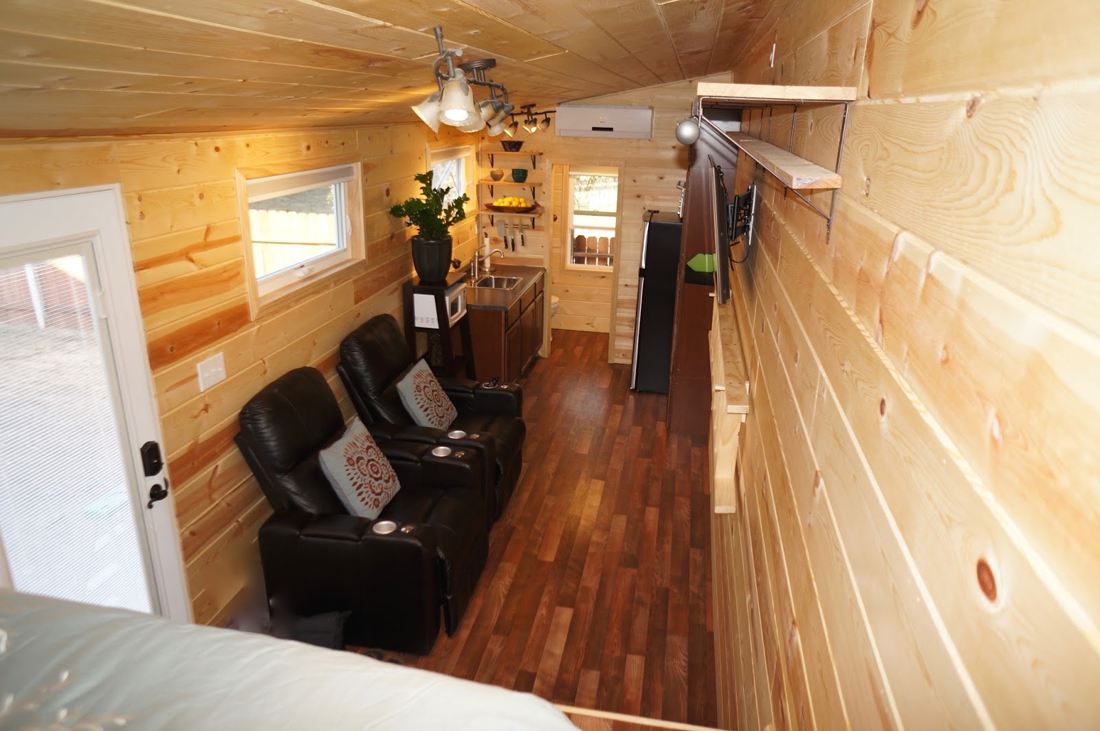 TINY HOUSE TOWN South Pasadena Tiny House (240 Sq Ft)