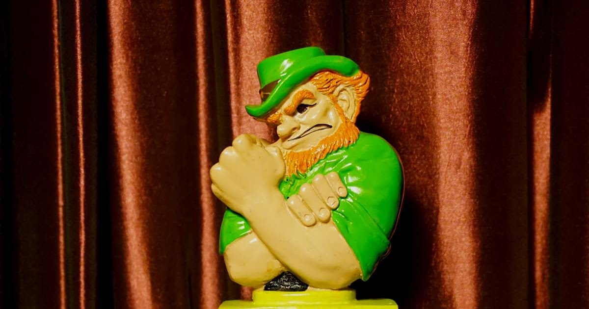 Tap Handle 594 Gray's Busted Knuckle Irish Ale