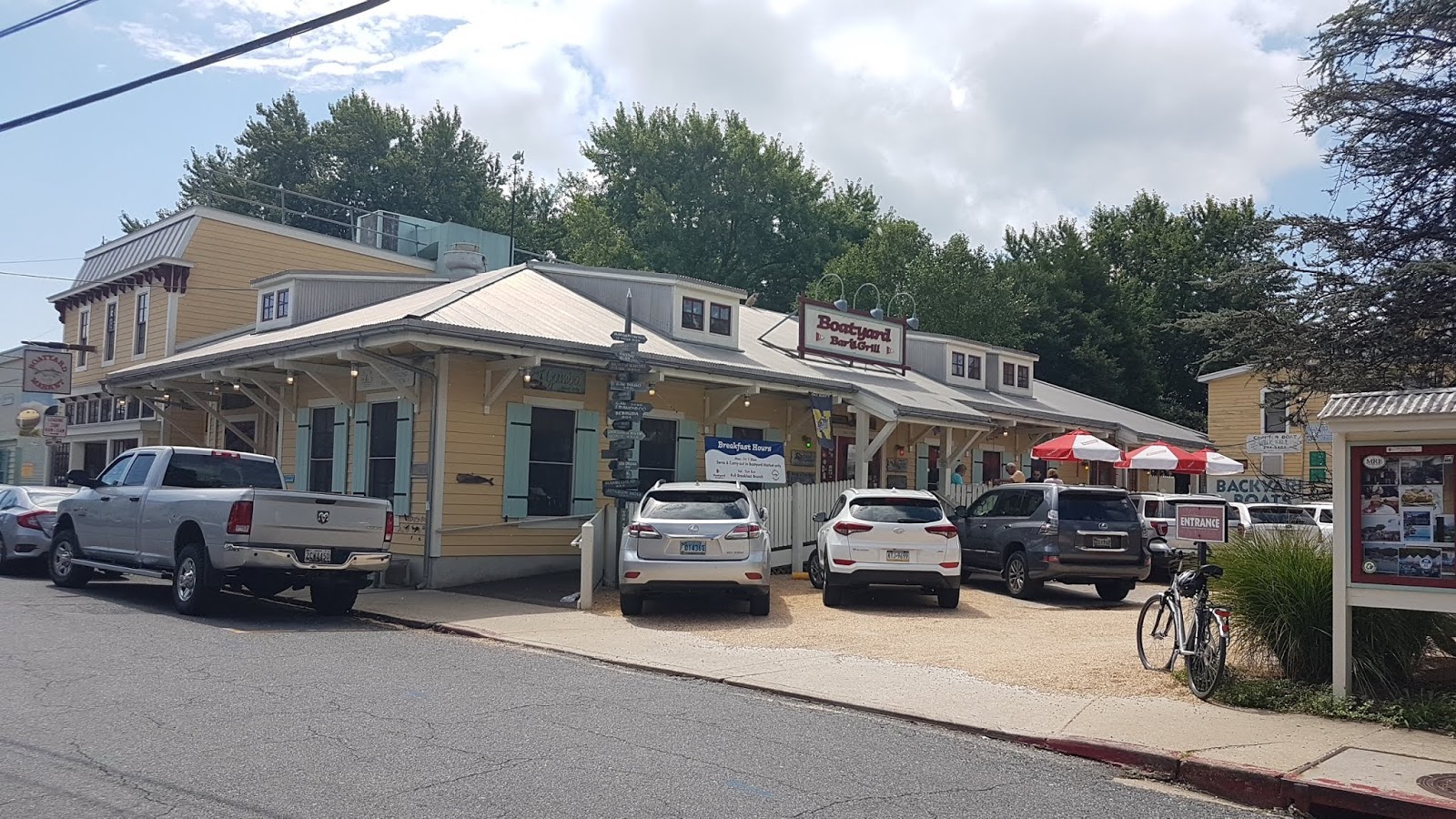 Jeeps Pubs Taverns and Bars Boatyard Bar & Grill (Annapolis, Maryland