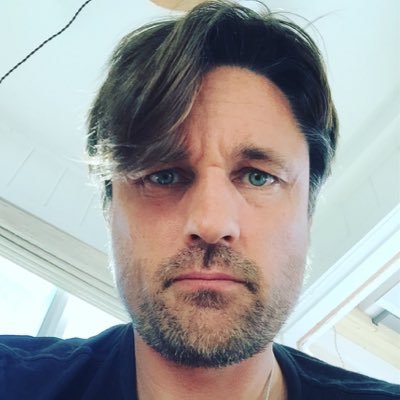 Martin Henderson wife, married, age, girlfriend, family, movies and tv shows, grey's anatomy, dwarf, actor, peter dinklage, nominations, shortland street, the ring, wiki, biography Martin Henderson wife, married, age, girlfriend, family, movies and tv shows, grey's anatomy, dwarf, actor, peter dinklage, nominations, shortland street, the ring, wiki, biography