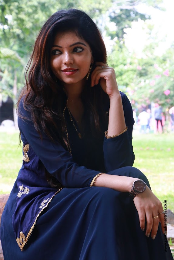 Athulya Ravi photos at Mannar Vagaiyara audio launch