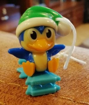 Игрушка пингвин из киндеров сюрпризов игрушки на елку