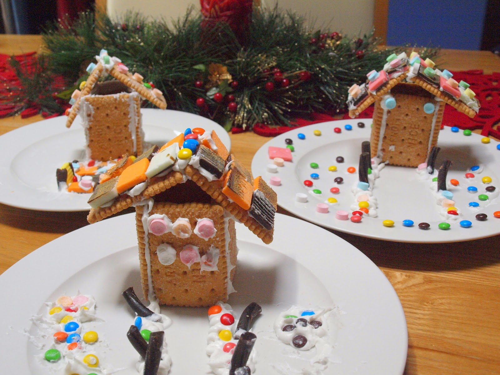 Mini Gingerbread (Biscuit) Houses