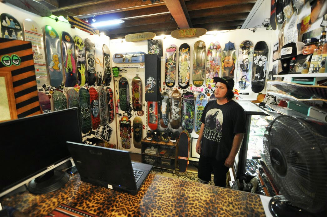Love Love Studio Smallroom Skateboard Store