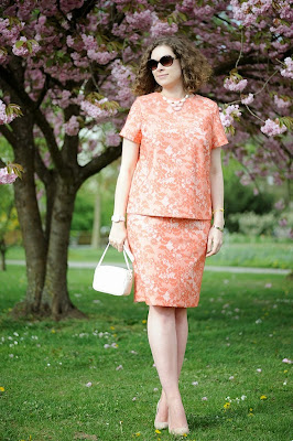 http://seaofteal.blogspot.de/2014/04/coral-lace.html