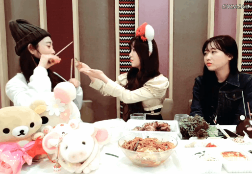 마늘 한점 먹고 죽을려고 하는 러블리즈 지수.gif | 인스티즈