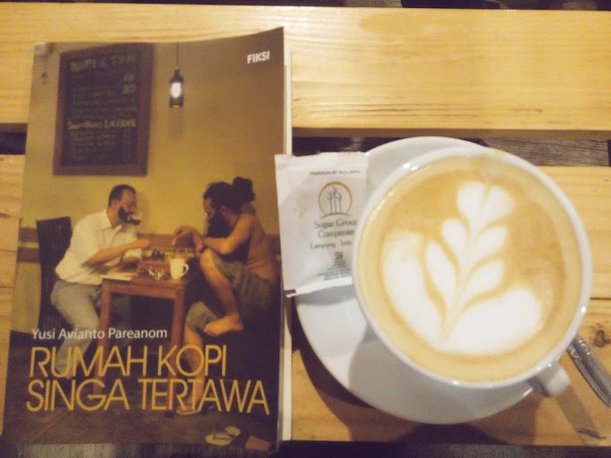 [BOOK REVIEW] Rumah Kopi Singa Tertawa by Yusi Avianto