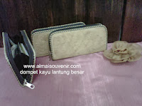 souvenir dompet kulit kayu lantung