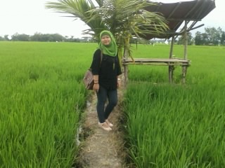 chacha booms: MODELING IN GALAXY JEMBER :D