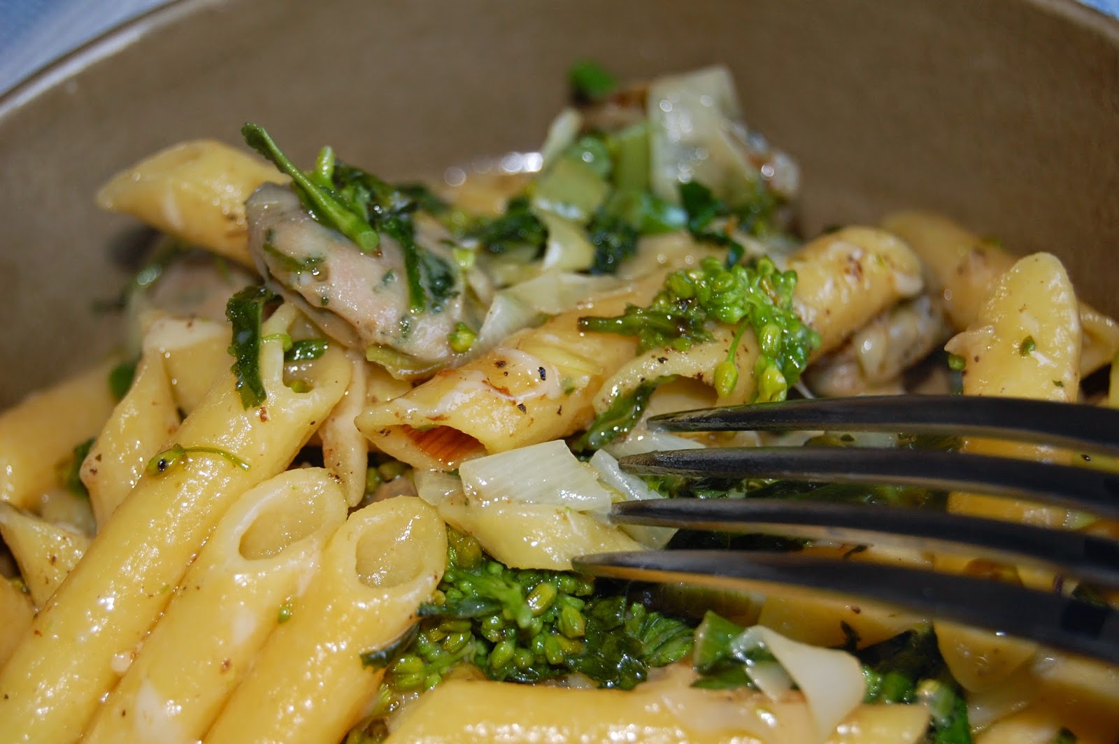 Kitchen Curiosities and more... Leek, kale raab and sausage pasta