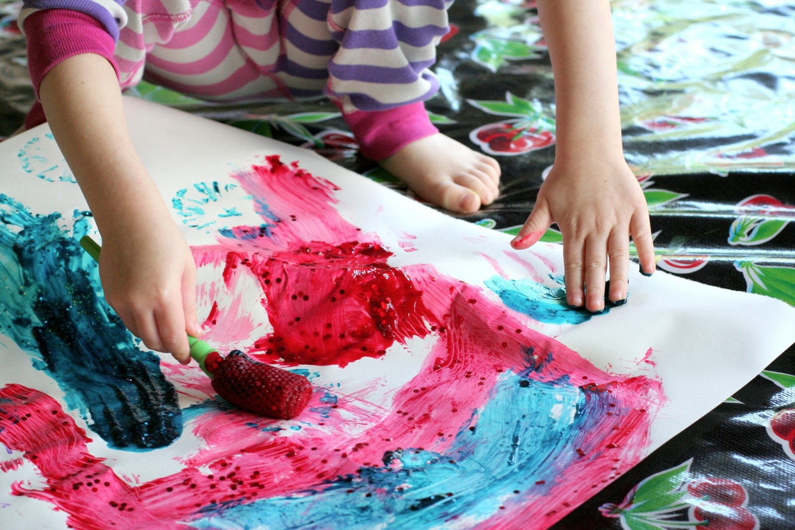 10+ Ways to use Fingerpaints