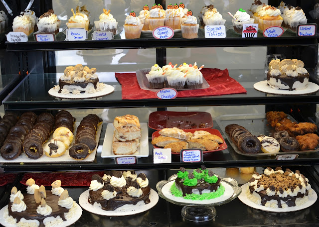 Mixin' It Up Gluten Free Bakery in Sauk Rapids, Minnesota! A tasty Central Minnesota gluten free bakery with a variety of baked goods including cupcakes, cookies, cheesecakes, bread, pizza crusts and more! 