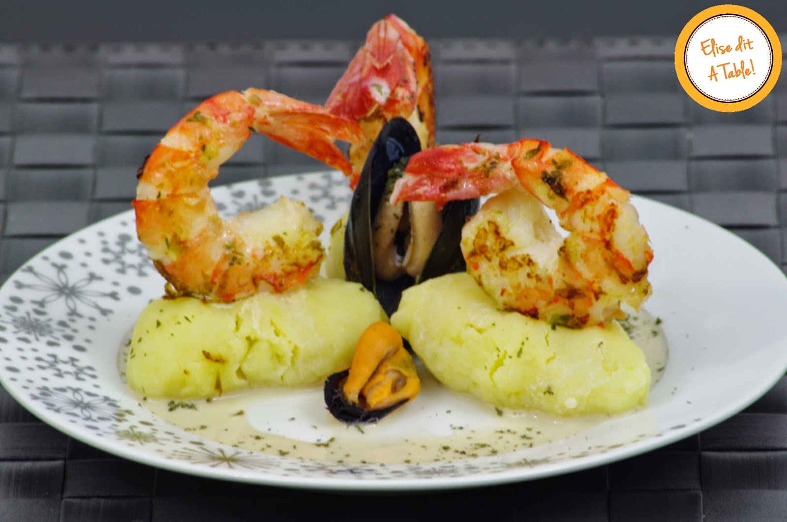 moules-et-gambas-pur-e-de-pommes-de-terre-sauce-cr-me-l-ail