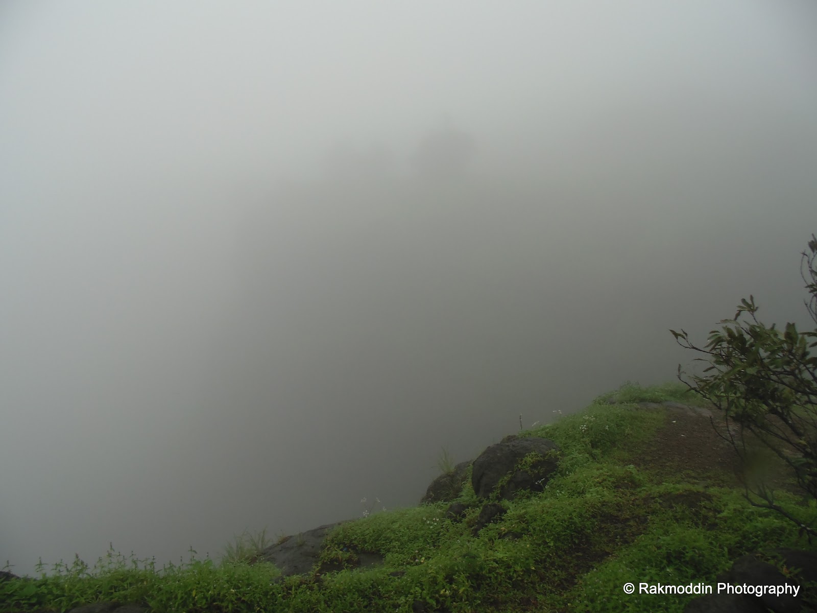 Monsoon bike ride to misty Madhe Ghat