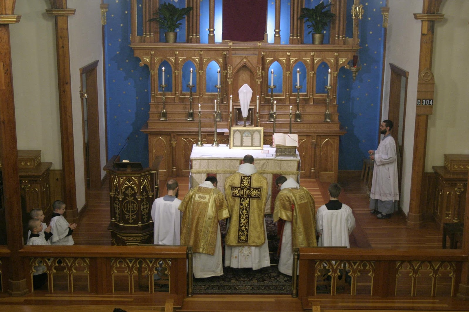 New Liturgical Movement First EF Solemn Masses at Franciscan Friary in