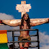 Transexual que simulou crucificação na Parada Gay processa pastor Marco Feliciano
