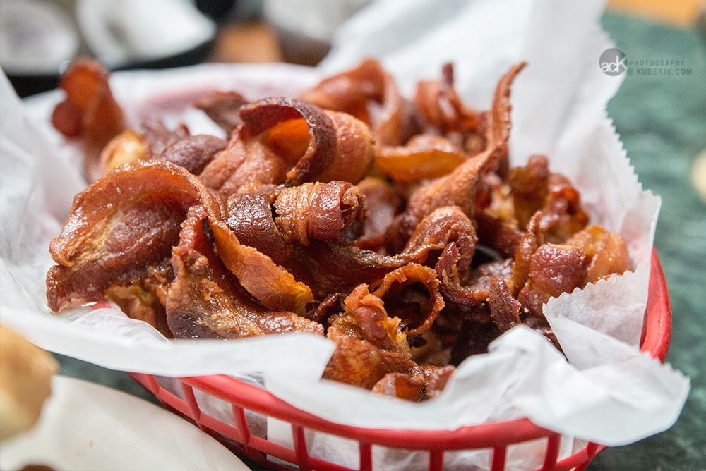 Massive 1lb BLT xtra Bacon Tonys I75 Restaurant Birch Run, MI