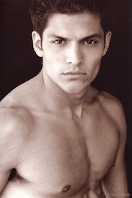 Man Central: Nicholas Gonzalez: Close Up
