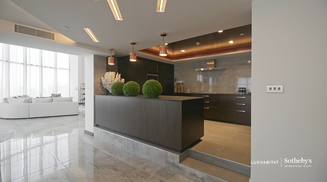 36 Photos vs. Address Dubai Mall Hotel Luxury Penthouse Interior Design Tour