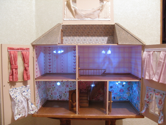 dollhouse with lights