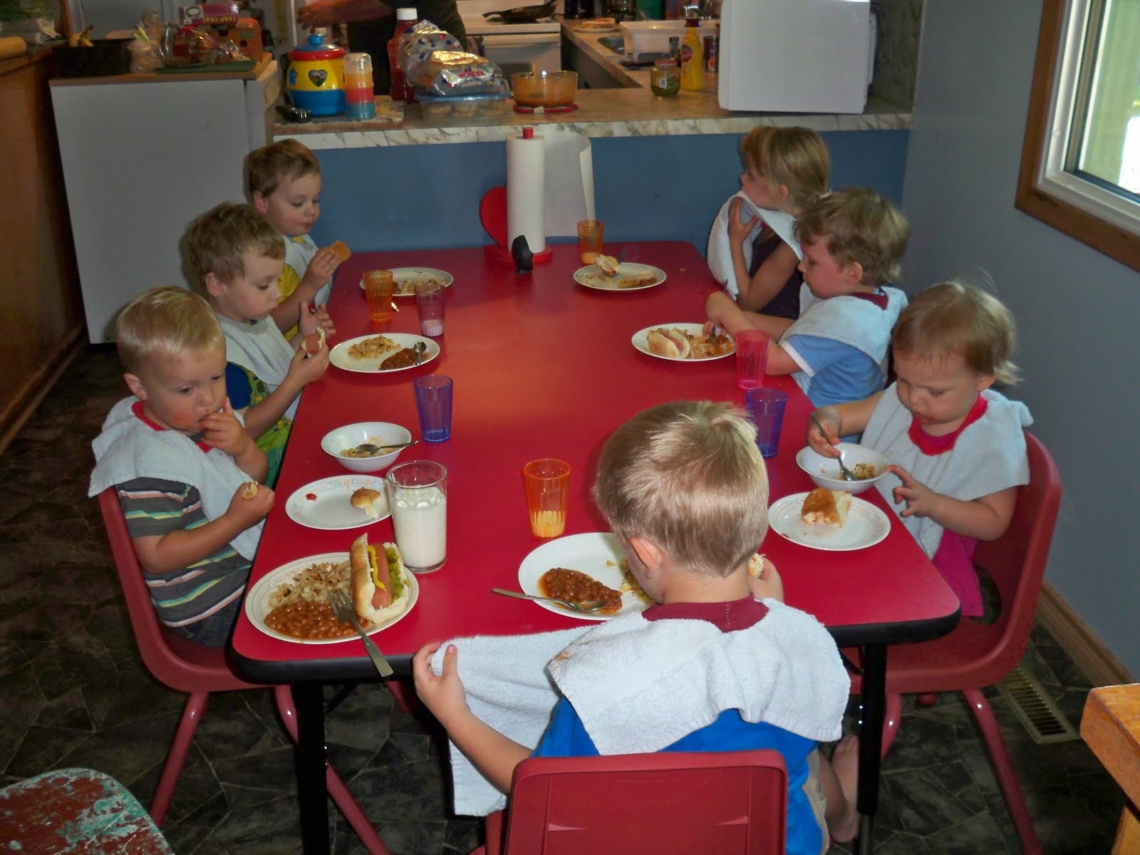 susan-cares-4-kids-lunch-time