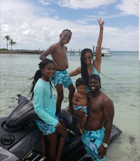 Photos: #KevinHart,wife and kids enjoy vacation in Bahamas Photos: #KevinHart,wife and kids enjoy vacation in Bahamas