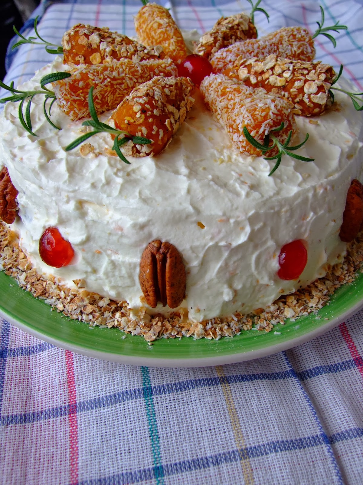 CARROT CAKE / TORT DE MORCOVI