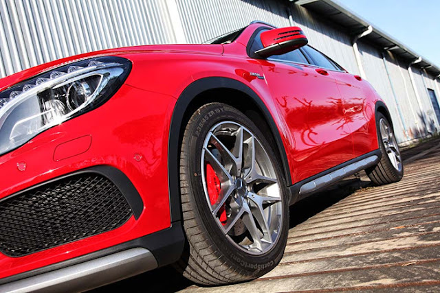 An toàn Mercedes AMG GLA 45 4MATIC Mercedes AMG GLA 45 4MATIC trang bị những tiêu chuẩn an toàn cao
