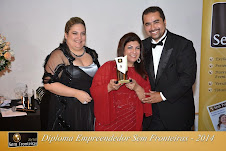 Recebendo o troféu COLUNISTA SEM FRONTEIRAS 2014