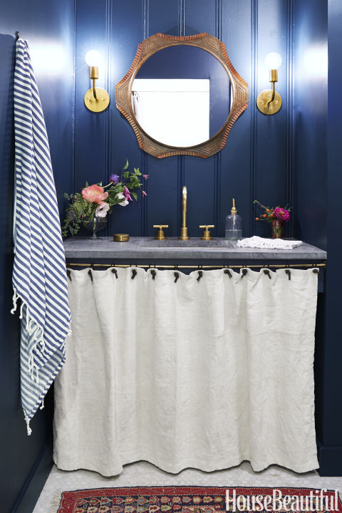 Ojai, oranges & what? A boho home, of course! - bath You found this photo on BoHoHome.com @bohosusan. I found it on House Beautiful. Photo by Victoria Pearson.