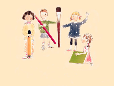 Illustration von vier Kindern, welche stolz lebensgroße Malutensilien präsentieren. Sie zeigen Pinsel,Wachstift, Malblock und Zeichenstift.
