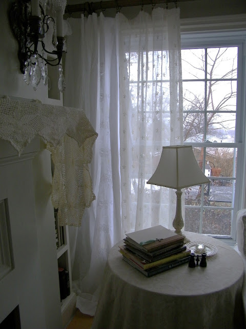 Maison Decor: Vintage Linen Tablecloth Drapes
