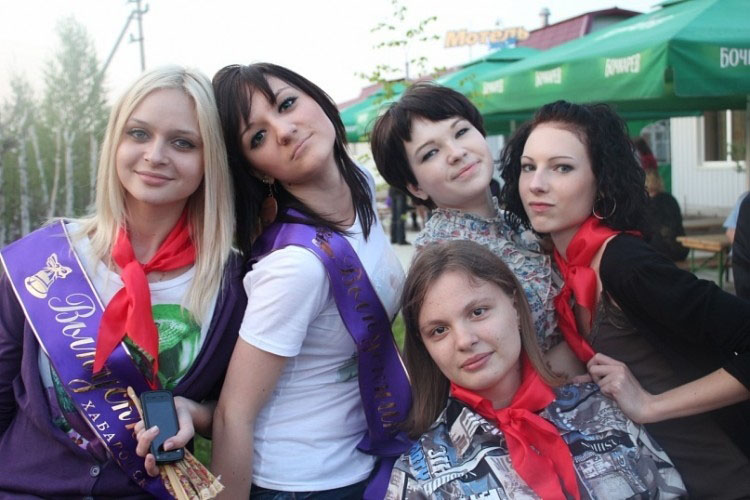 Masti Bazar Russian School Graduates 2011