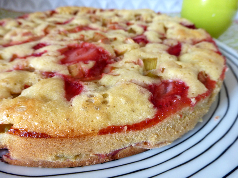 LES METS TISSÉS: Cuisine d'ici et d'ailleurs: GÂTEAU MOELLEUX FRAISE