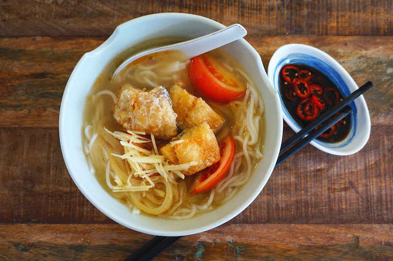 Rice Noodle Soup With Deep Fried Fish Fillets