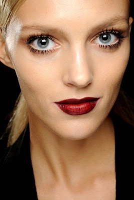 Dark lips + Chanel Rouge Allure Velvet La Provocante (FNO 2012)