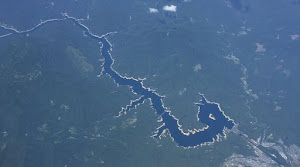外国人「日本のダムを上空から見た写真がすごい」(海外の反応)
