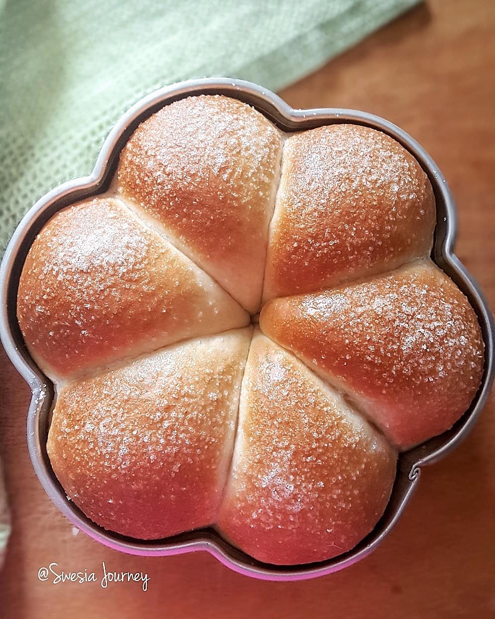 Roti Manis Gebu ~ Swesia's Journey