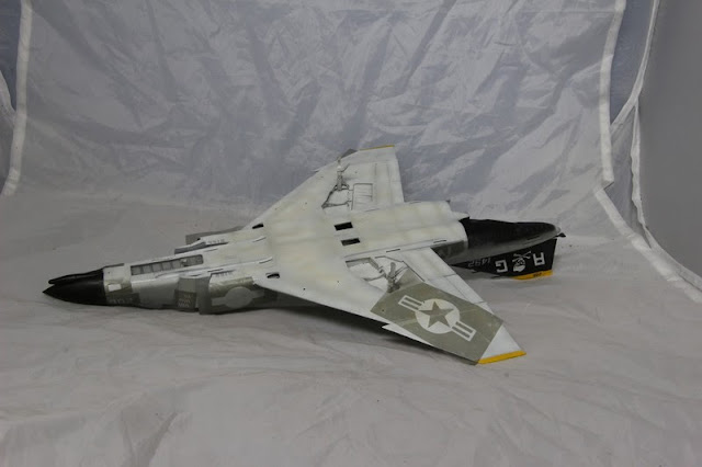Montage pas à pas du F-4B Phantom II d'eduard au 1/48. F-4B Phantom II,Eduard 1/48, La réalisation de la décoration.