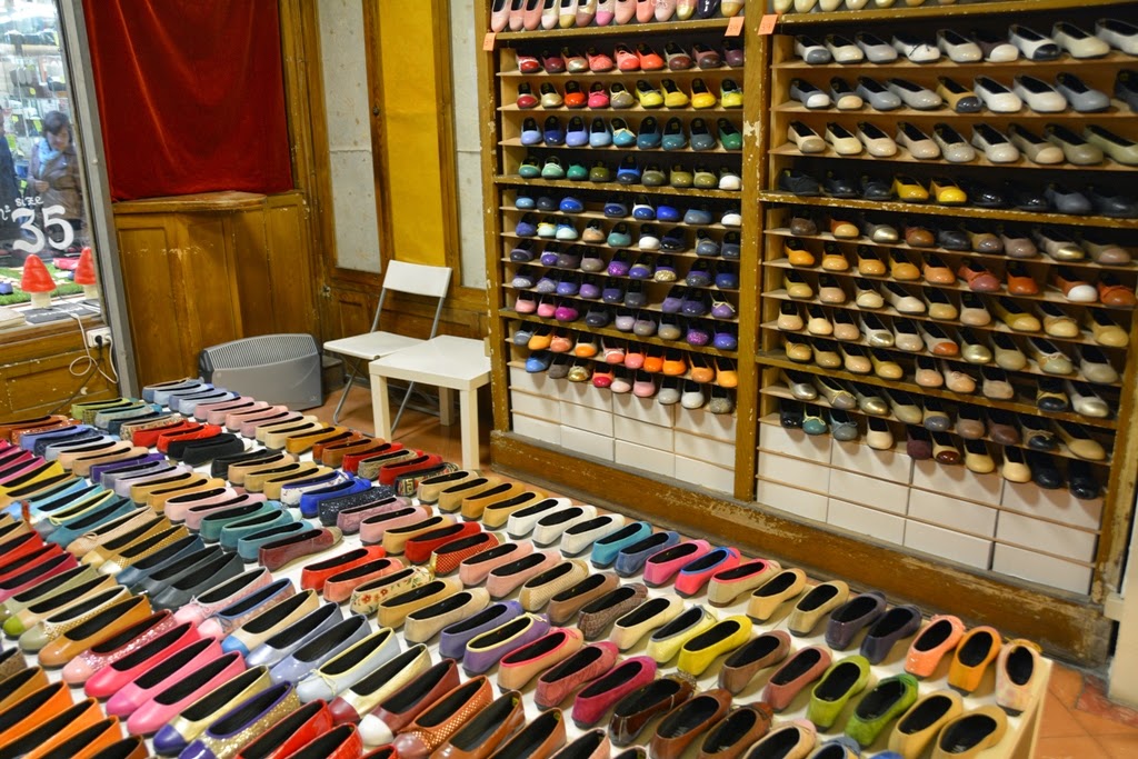 Travels Ballroom Dancing Amusement Parks Barcelona, a true