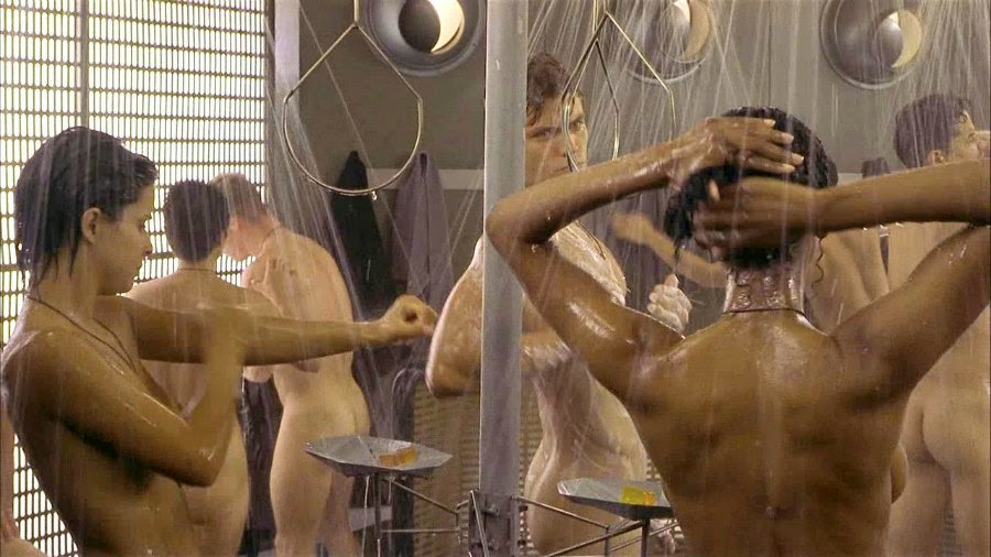 starship-troopers-casper-van-dien-shower-nude.jpg