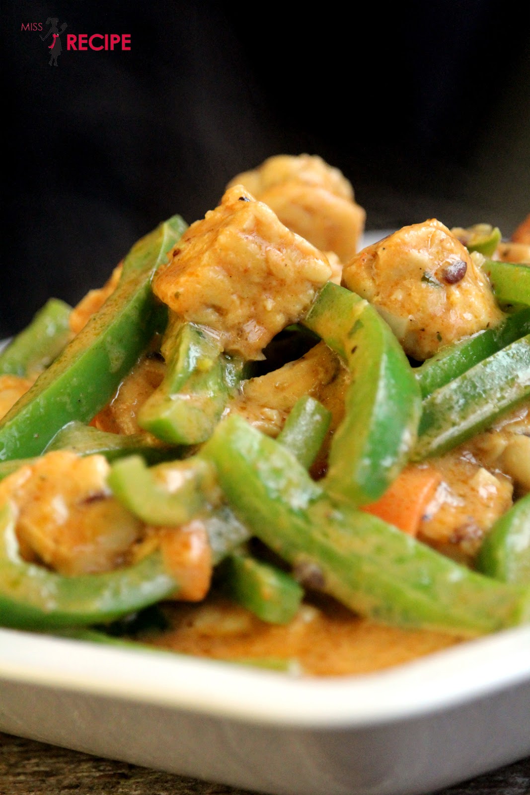 Tempeh au curry rouge Traiteur vegan à Québec