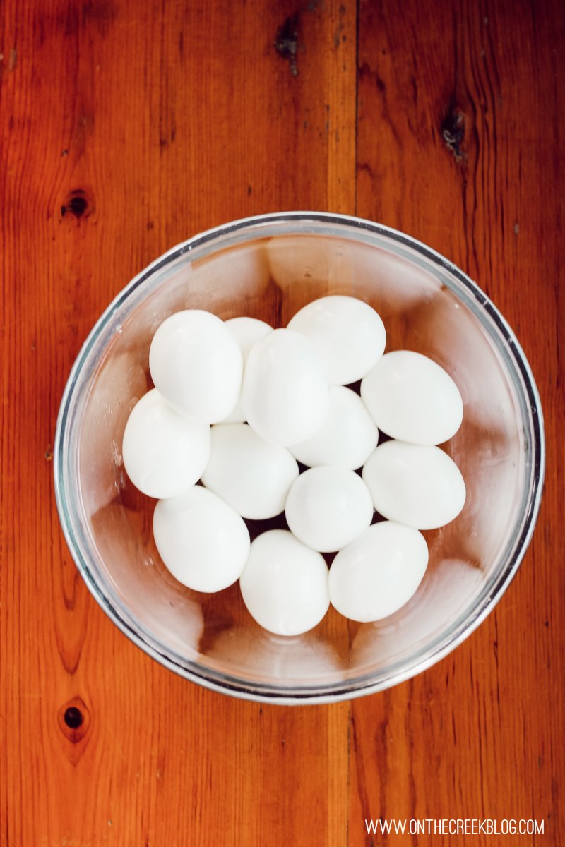 Perfect hard boiled eggs | Super easy to make & the eggshells come right off!