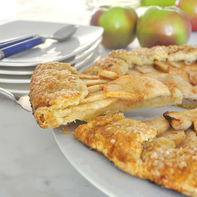 Cooking with Manuela: Rustic Apple Crostata